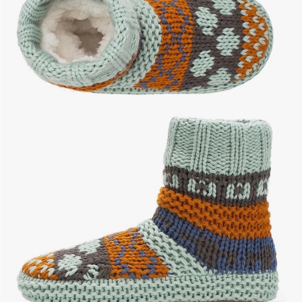 Cozy Knit Women's Slippers - Multicolor